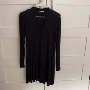 black dress w/ keyhole cutout- small